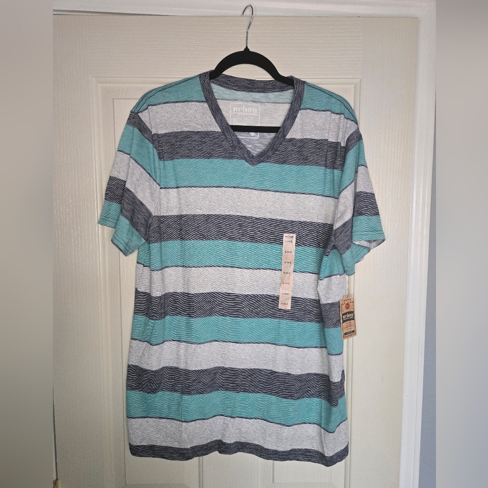 Rue21 Men's Striped V-Neck Shirt - Blue and Gray